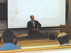 Yeshiva-University-Syms-School-of-Business-Lecture_IMG1